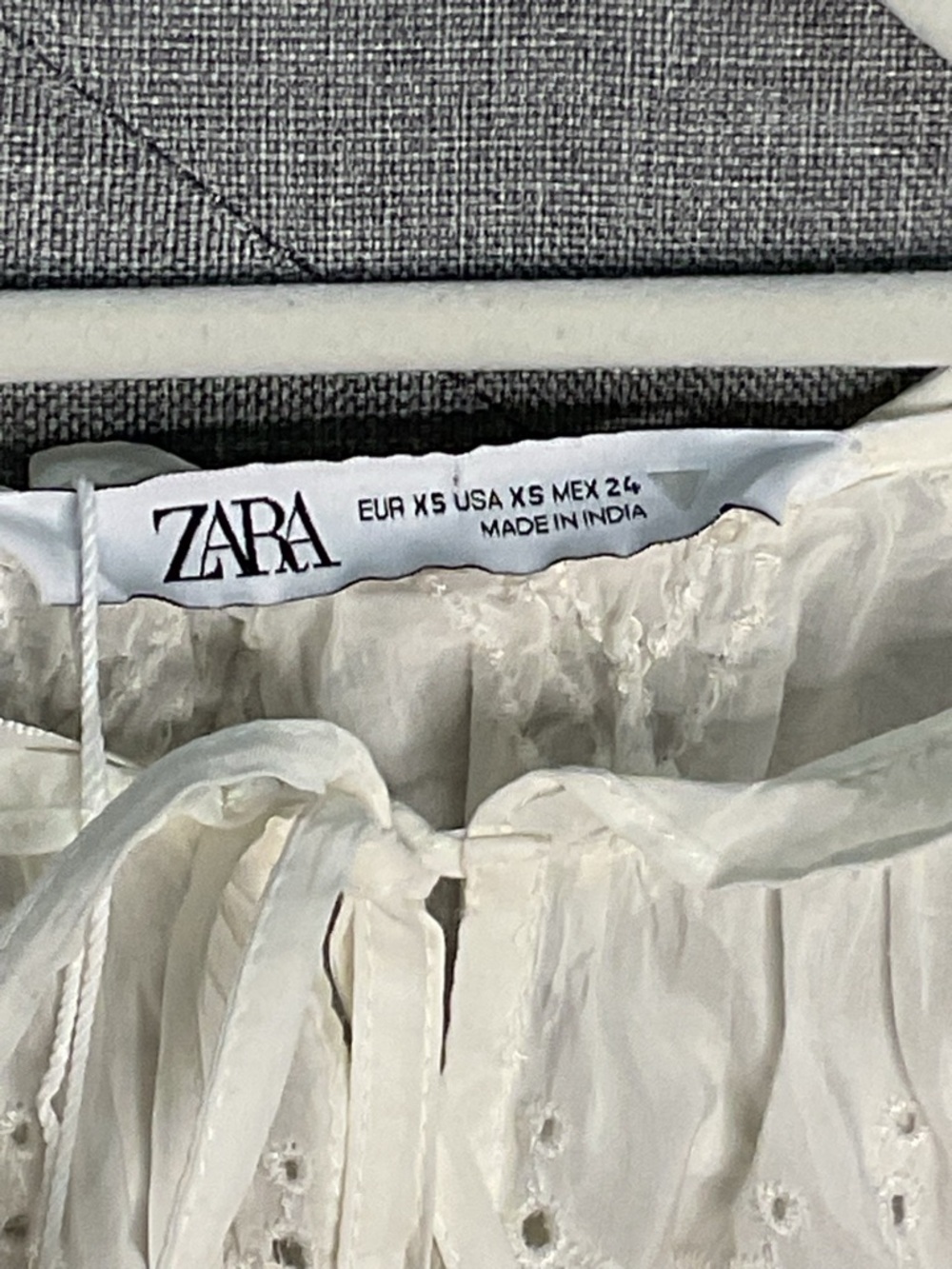 Zara White Embroidered Eyelet Bell Sleeve Boho Blouse NWT XS - Picture 10 of 10